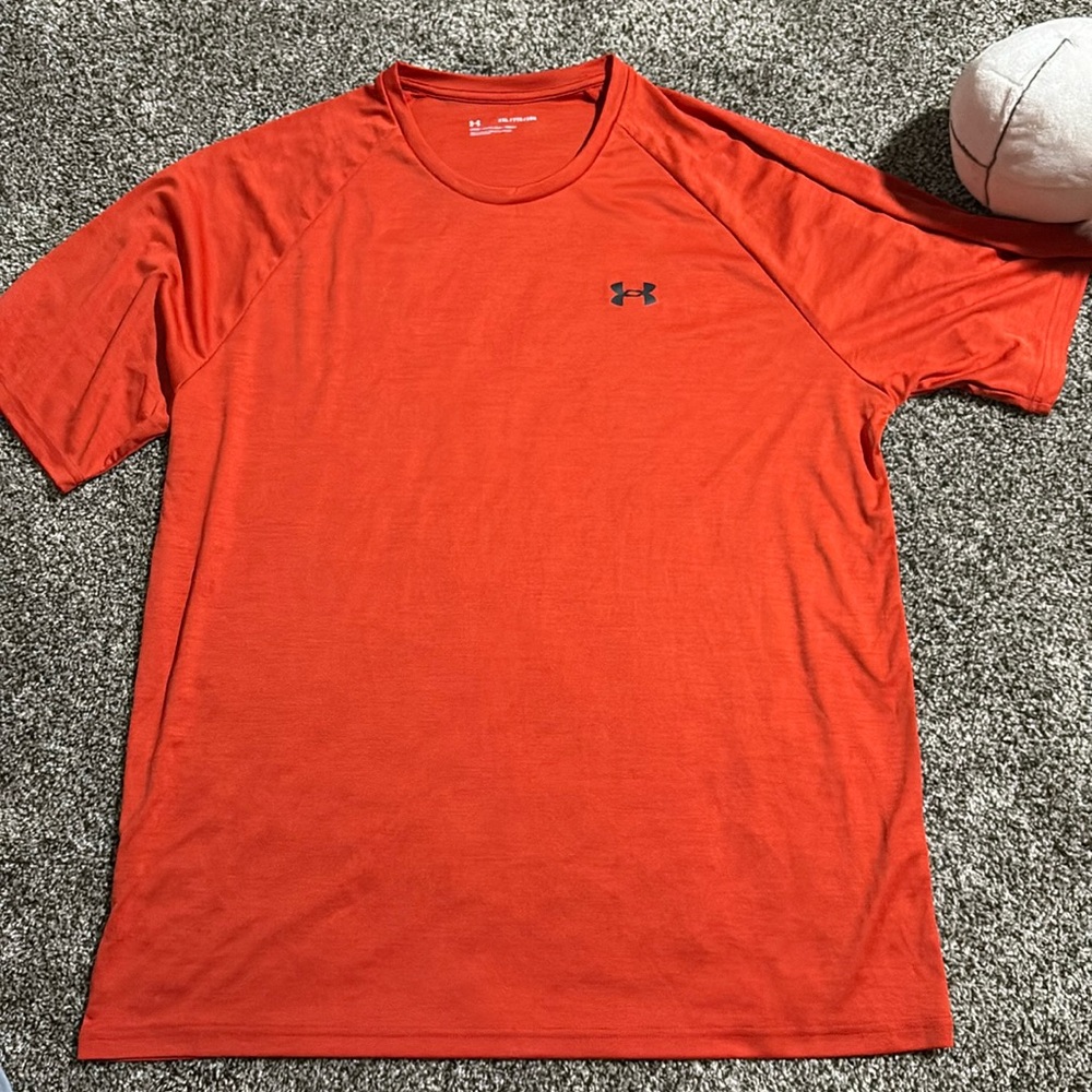 Men’s UA xxl shirt